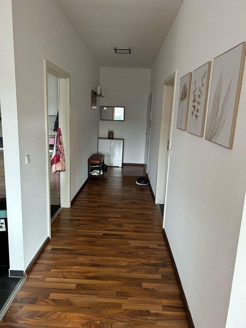 Prenájom bytu 3-izbový 105 m², Heinersdorfer Straße 48, Bernau, Brandenbursko Prenájom bytu 3-izbový 105 m², Heinersdorfer Straße 48, Bernau, Brandenbursko
