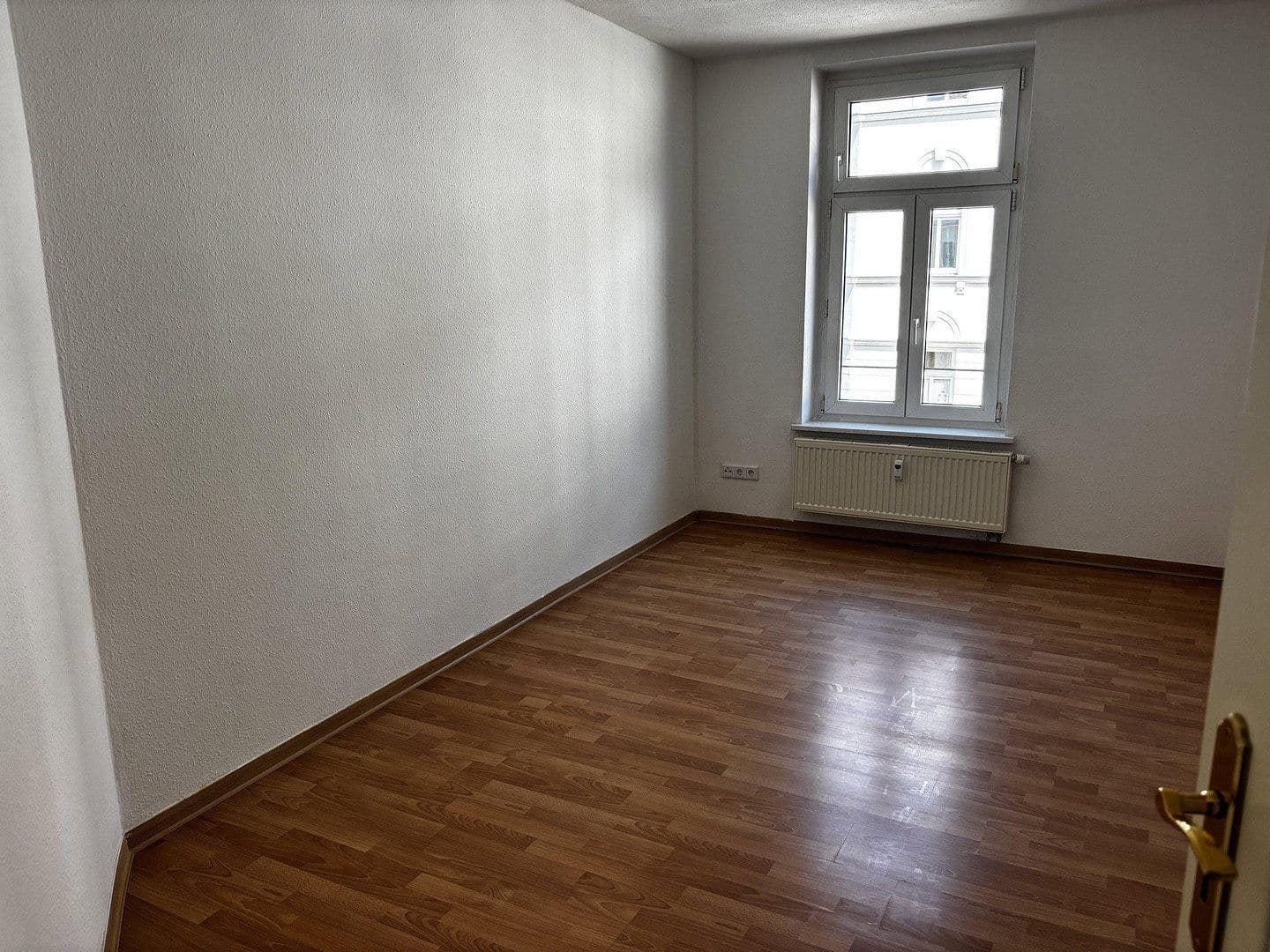 Prenájom bytu 3-izbový 65 m², Plaußiger Straße 33, Leipzig, Sasko Prenájom bytu 3-izbový 65 m², Plaußiger Straße 33, Leipzig, Sasko