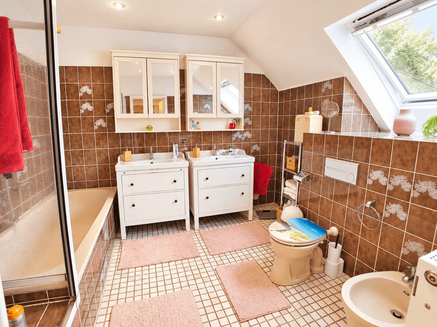 Predaj domu 209 m², pozemok 2.400 m², Bad Zwischenahn, Dolné Sasko Predaj domu 209 m², pozemok 2.400 m², Bad Zwischenahn, Dolné Sasko