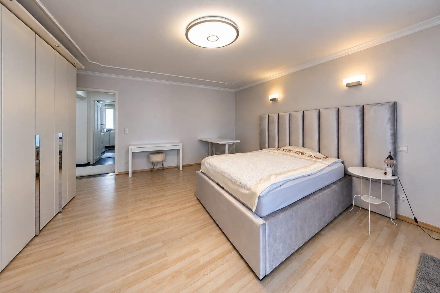 Predaj bytu 4-izbový 140 m², Berlin, Berlín Predaj bytu 4-izbový 140 m², Berlin, Berlín