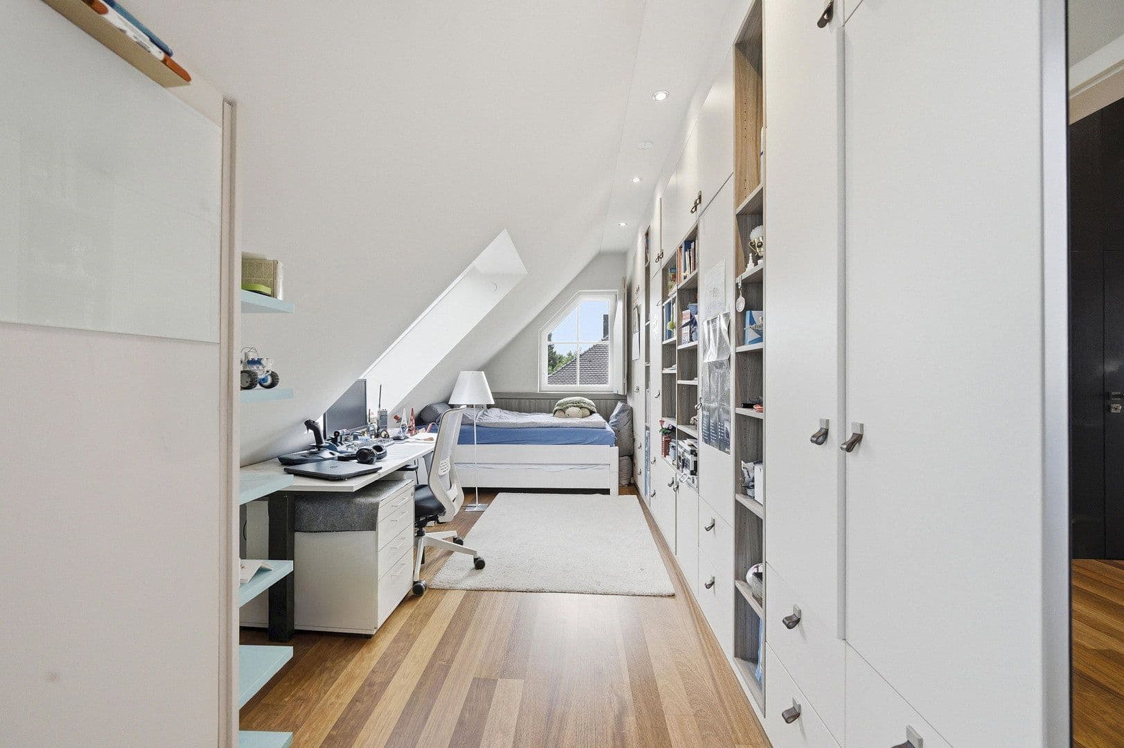 Predaj bytu 3-izbový 98 m², München, Bavorsko Predaj bytu 3-izbový 98 m², München, Bavorsko