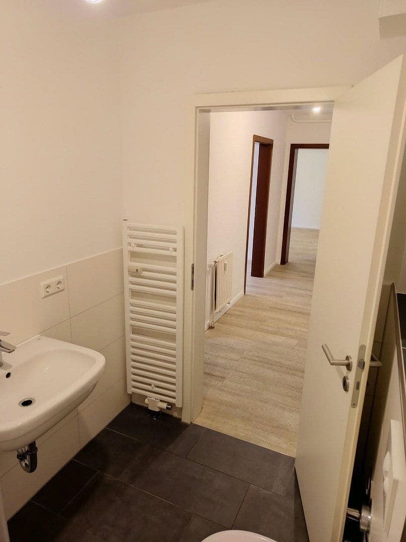 Prenájom bytu 3-izbový 69 m², Bahnhofstraße 20, Rosengarten, Dolné Sasko Prenájom bytu 3-izbový 69 m², Bahnhofstraße 20, Rosengarten, Dolné Sasko