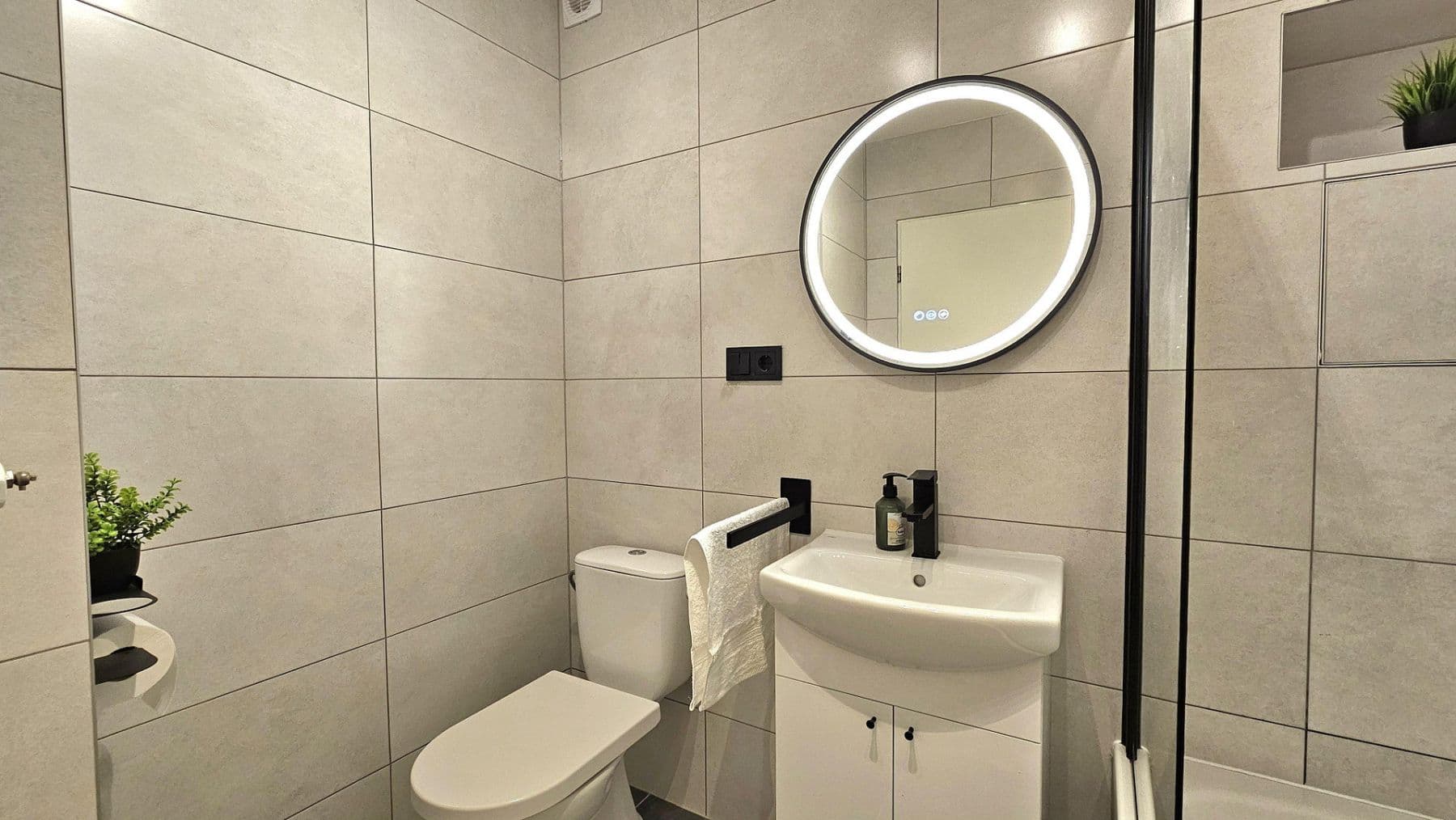 Predaj bytu 3-izbový 65 m², Forstenrieder Allee 53, München, Bavorsko Predaj bytu 3-izbový 65 m², Forstenrieder Allee 53, München, Bavorsko