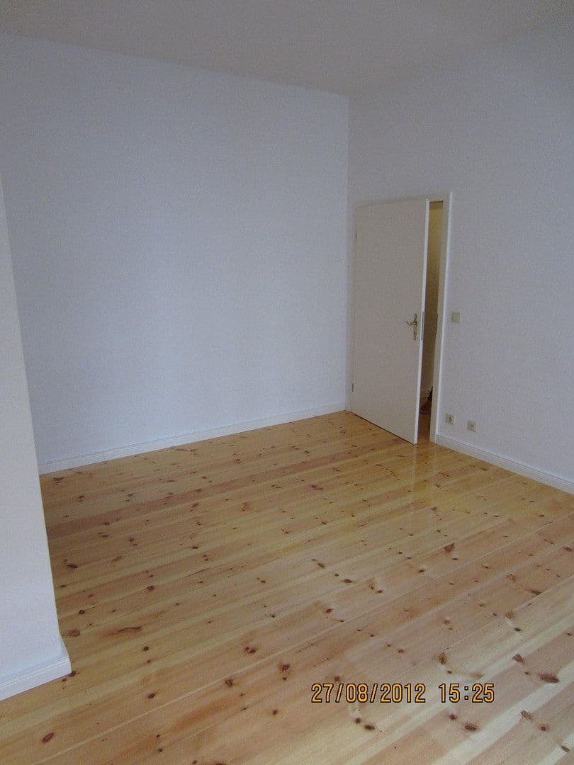 Prenájom bytu 2-izbový 42 m², Berlin, Berlín Prenájom bytu 2-izbový 42 m², Berlin, Berlín