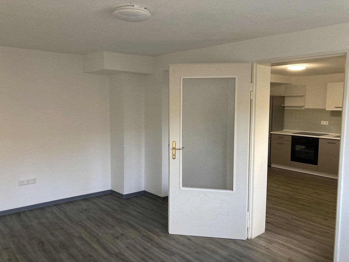 Prenájom kancelárie 40 m², Ludwigshafen, Porýnie-Falcko Prenájom kancelárie 40 m², Ludwigshafen, Porýnie-Falcko
