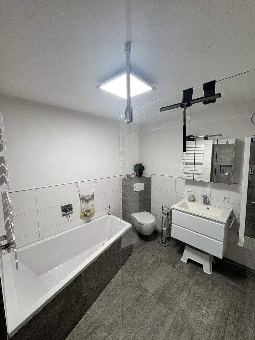 Predaj domu 111 m², pozemok 192 m², Altdorf, Bádensko-Wurttembersko Predaj domu 111 m², pozemok 192 m², Altdorf, Bádensko-Wurttembersko