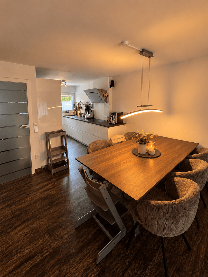 Predaj domu 111 m², pozemok 192 m², Altdorf, Bádensko-Wurttembersko Predaj domu 111 m², pozemok 192 m², Altdorf, Bádensko-Wurttembersko
