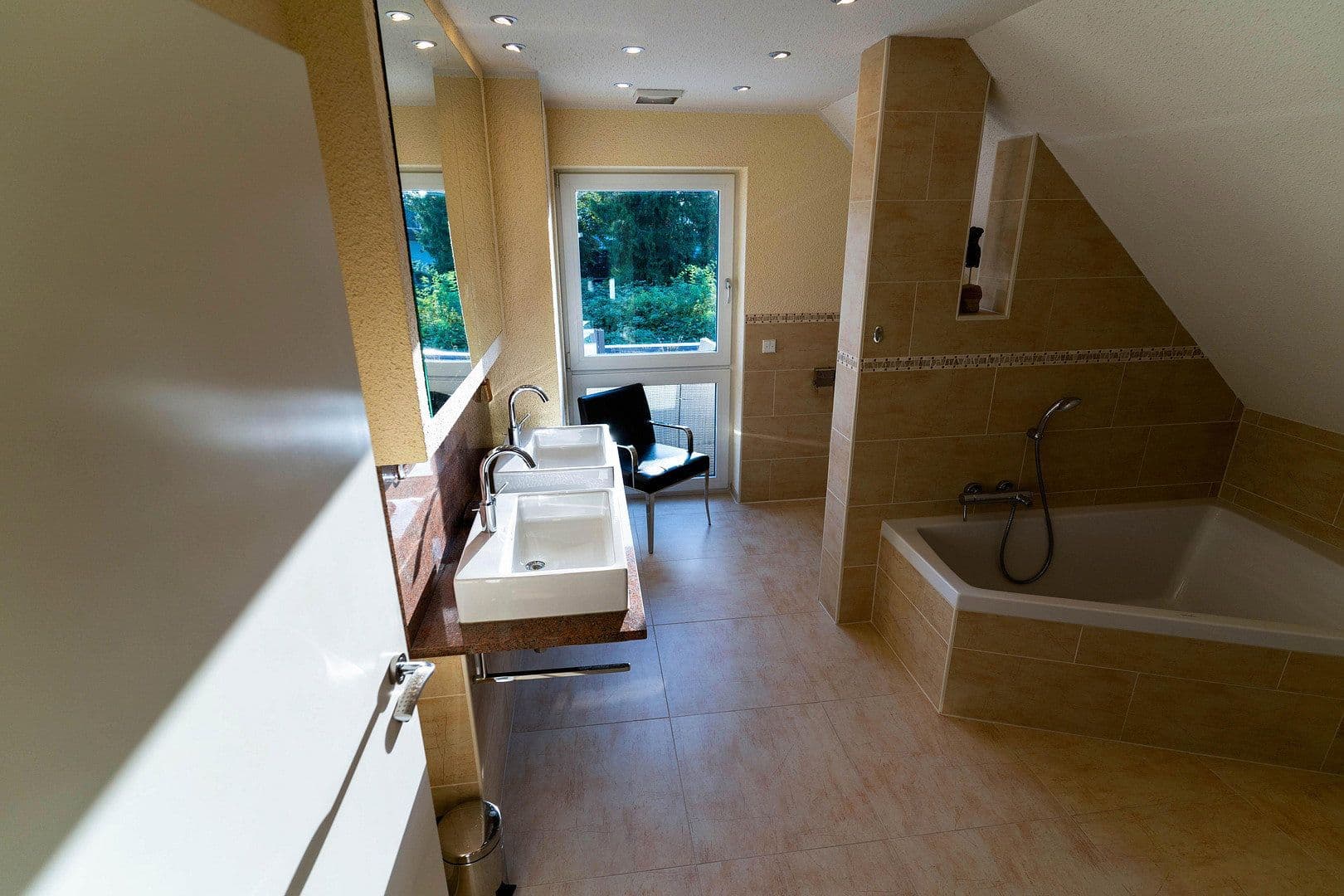 Predaj domu 183 m², pozemok 541 m², Weisenheim am Sand, Porýnie-Falcko Predaj domu 183 m², pozemok 541 m², Weisenheim am Sand, Porýnie-Falcko
