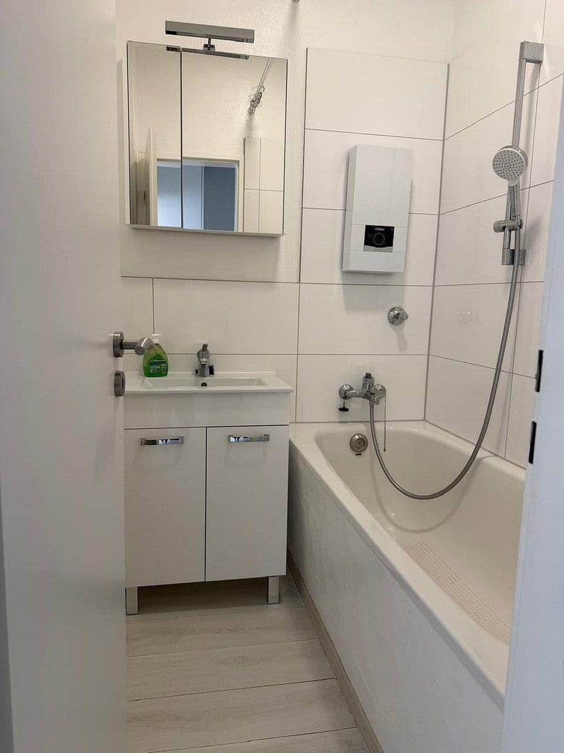 Prenájom bytu 2-izbový 58 m², Düsseldorf, Severné Porýnie - Westfálsko Prenájom bytu 2-izbový 58 m², Düsseldorf, Severné Porýnie - Westfálsko