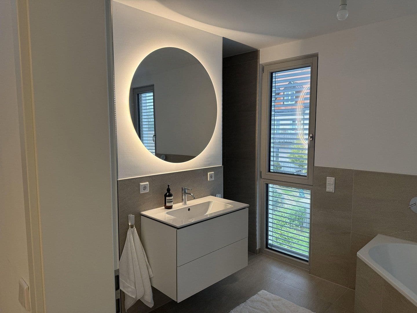 Predaj domu 218 m², pozemok 350 m², Gräfelfing, Bavorsko Predaj domu 218 m², pozemok 350 m², Gräfelfing, Bavorsko