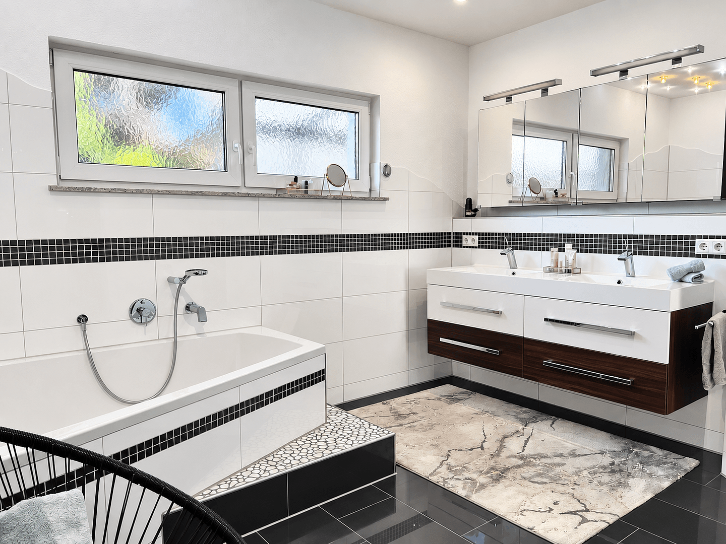 Predaj domu 146 m², pozemok 538 m², Laupheim, Bádensko-Wurttembersko Predaj domu 146 m², pozemok 538 m², Laupheim, Bádensko-Wurttembersko