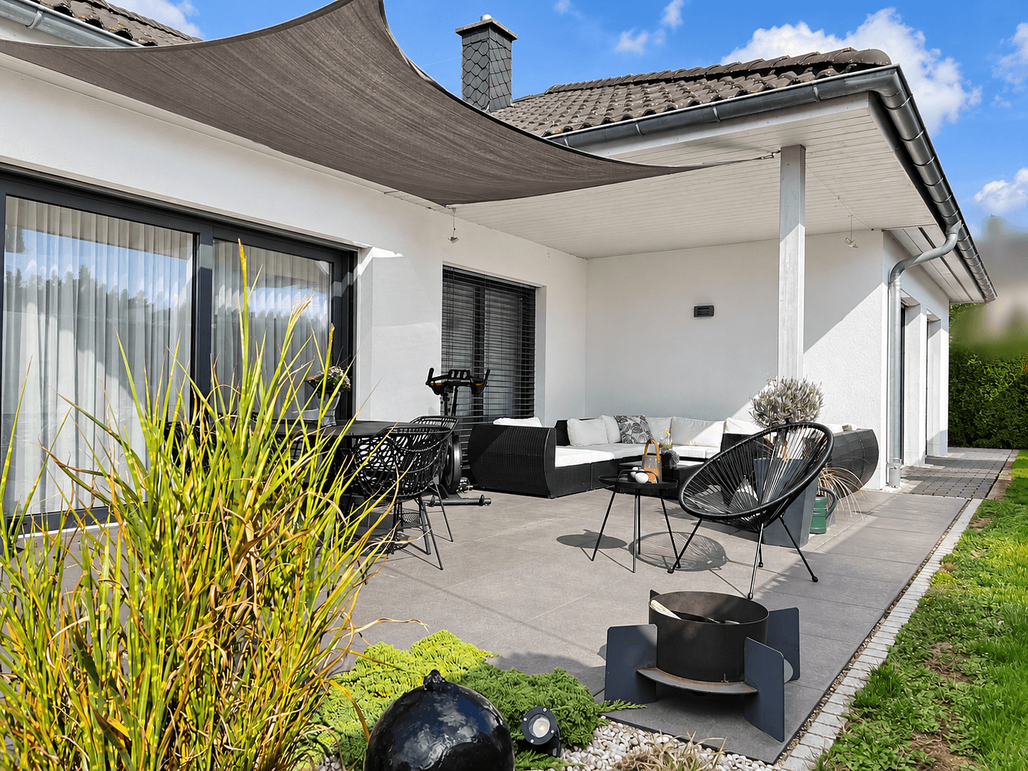 Predaj domu 146 m², pozemok 538 m², Laupheim, Bádensko-Wurttembersko Predaj domu 146 m², pozemok 538 m², Laupheim, Bádensko-Wurttembersko