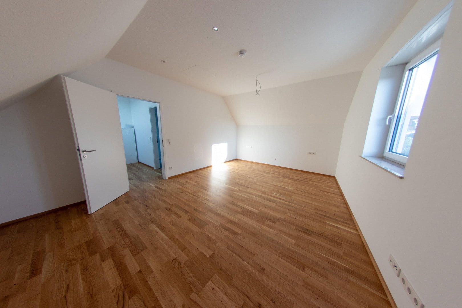 Prenájom bytu 3-izbový 116 m², Bietigheim-Bissingen, Bádensko-Wurttembersko Prenájom bytu 3-izbový 116 m², Bietigheim-Bissingen, Bádensko-Wurttembersko