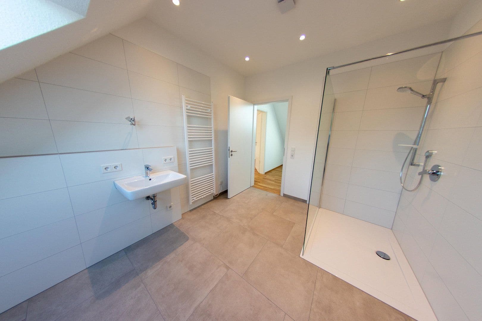 Prenájom bytu 3-izbový 116 m², Bietigheim-Bissingen, Bádensko-Wurttembersko Prenájom bytu 3-izbový 116 m², Bietigheim-Bissingen, Bádensko-Wurttembersko