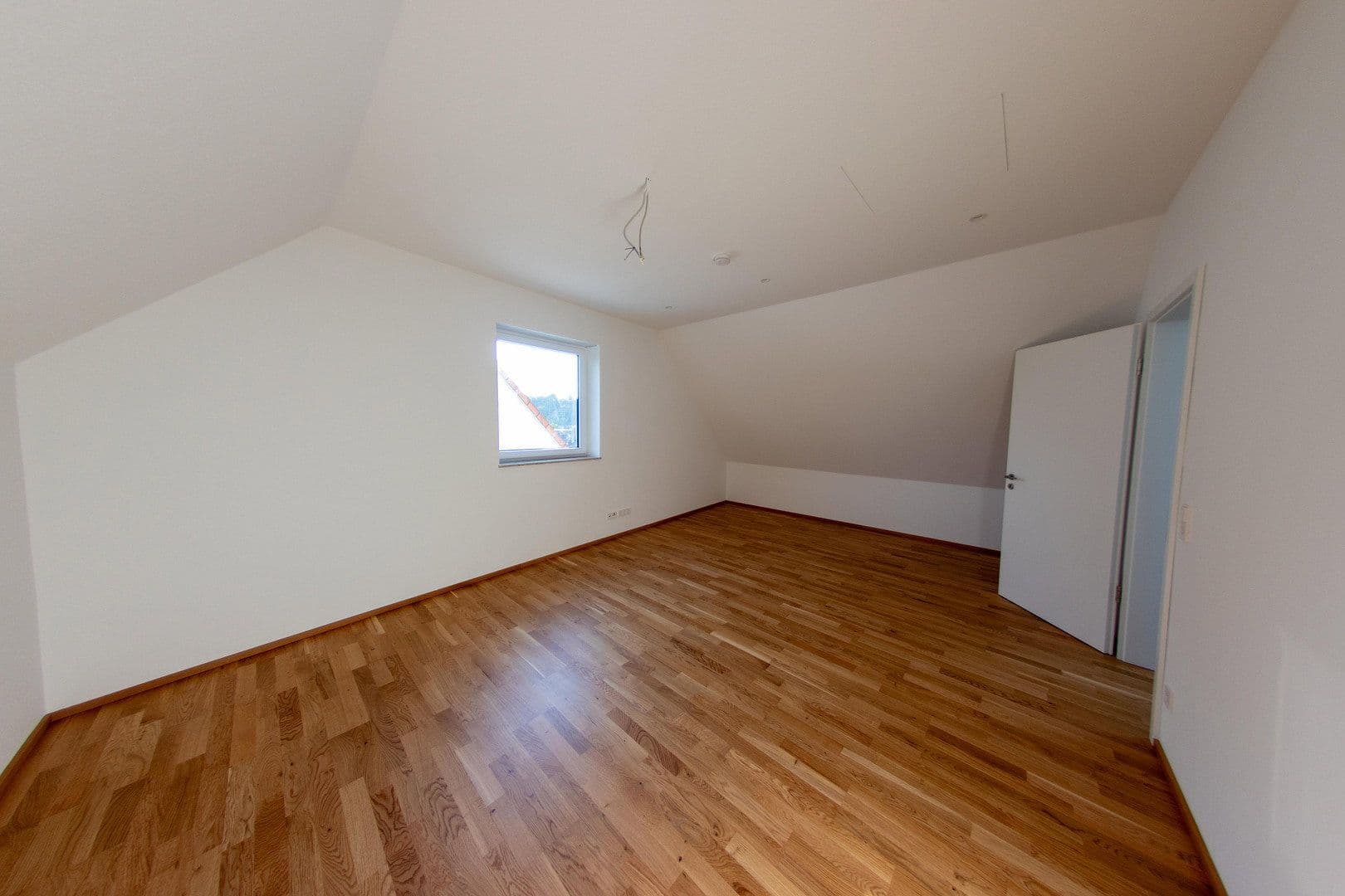 Prenájom bytu 3-izbový 116 m², Bietigheim-Bissingen, Bádensko-Wurttembersko Prenájom bytu 3-izbový 116 m², Bietigheim-Bissingen, Bádensko-Wurttembersko