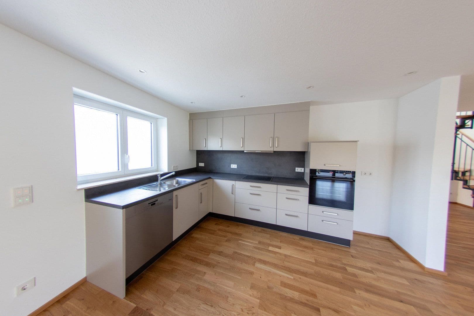 Prenájom bytu 3-izbový 116 m², Bietigheim-Bissingen, Bádensko-Wurttembersko Prenájom bytu 3-izbový 116 m², Bietigheim-Bissingen, Bádensko-Wurttembersko