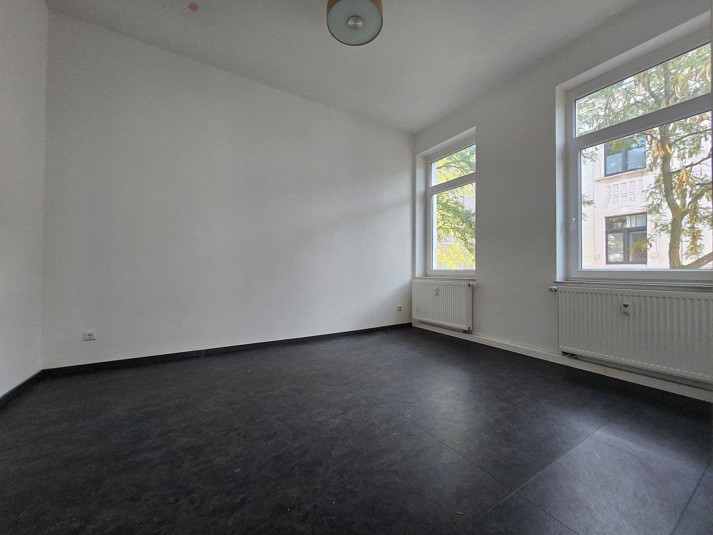 Prenájom bytu 3-izbový 95 m², Augustastraße 41-43, Duisburg Alt-Homberg, Severné Porýnie - Westfálsko Prenájom bytu 3-izbový 95 m², Augustastraße 41-43, Duisburg Alt-Homberg, Severné Porýnie - Westfálsko