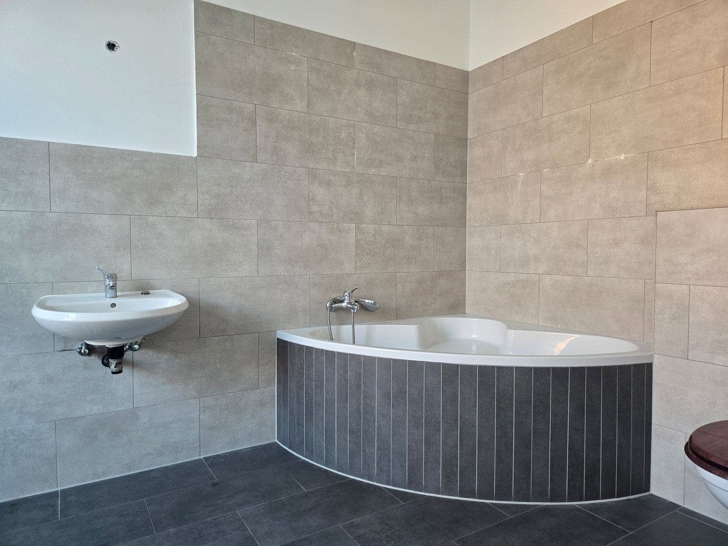 Prenájom bytu 3-izbový 95 m², Augustastraße 41-43, Duisburg Alt-Homberg, Severné Porýnie - Westfálsko Prenájom bytu 3-izbový 95 m², Augustastraße 41-43, Duisburg Alt-Homberg, Severné Porýnie - Westfálsko