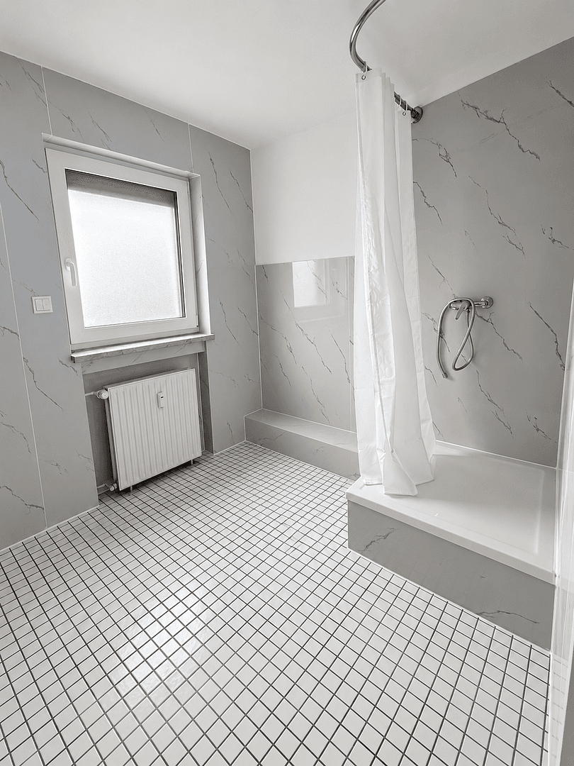 Prenájom bytu 4-izbový 75 m², Leftjestraße 13, Springe, Dolné Sasko Prenájom bytu 4-izbový 75 m², Leftjestraße 13, Springe, Dolné Sasko