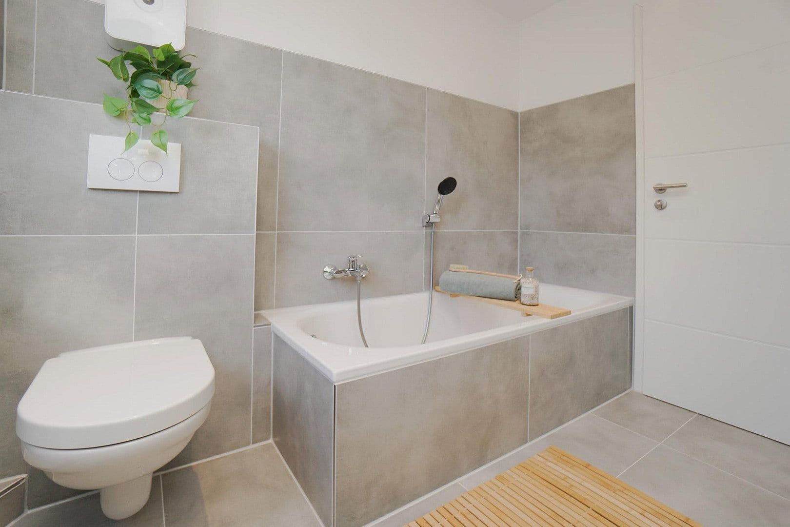 Predaj domu 110 m², pozemok 250 m², Potsdamer Straße 10a, Delmenhorst, Dolné Sasko Predaj domu 110 m², pozemok 250 m², Potsdamer Straße 10a, Delmenhorst, Dolné Sasko