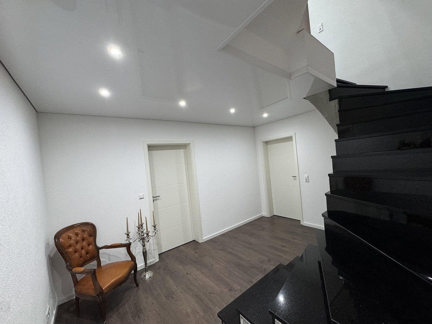 Predaj domu 250 m², pozemok 517 m², Bisingen, Bádensko-Wurttembersko Predaj domu 250 m², pozemok 517 m², Bisingen, Bádensko-Wurttembersko