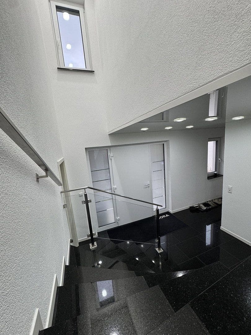 Predaj domu 250 m², pozemok 517 m², Bisingen, Bádensko-Wurttembersko Predaj domu 250 m², pozemok 517 m², Bisingen, Bádensko-Wurttembersko