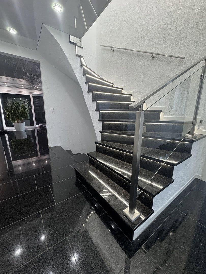 Predaj domu 250 m², pozemok 517 m², Bisingen, Bádensko-Wurttembersko Predaj domu 250 m², pozemok 517 m², Bisingen, Bádensko-Wurttembersko