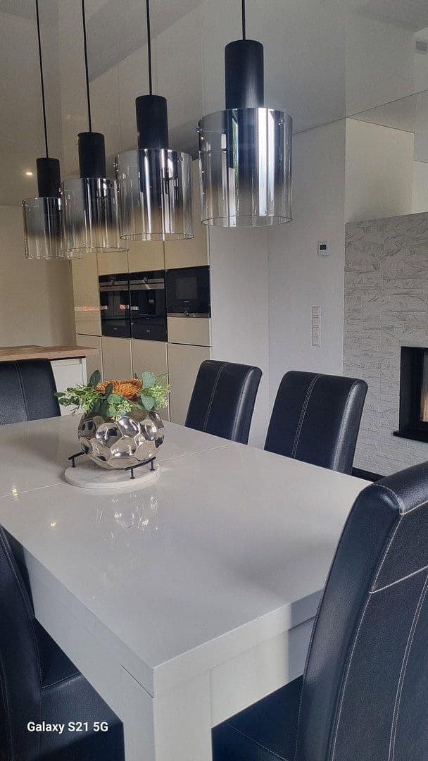 Predaj domu 250 m², pozemok 517 m², Bisingen, Bádensko-Wurttembersko Predaj domu 250 m², pozemok 517 m², Bisingen, Bádensko-Wurttembersko