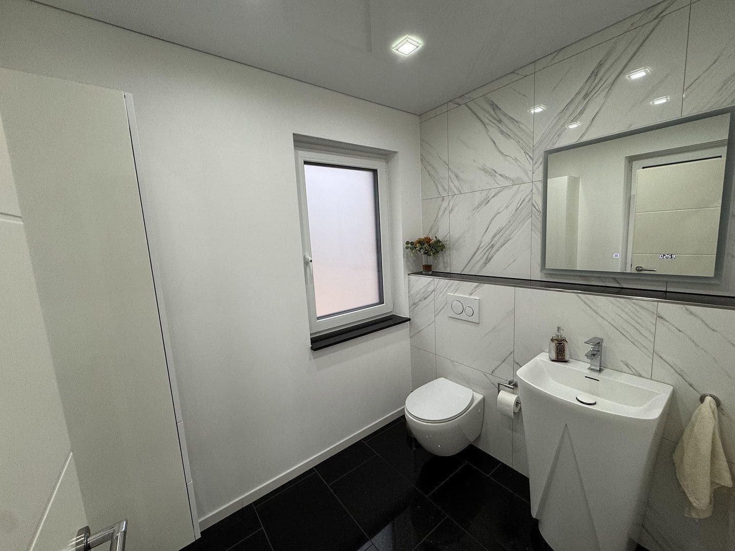 Predaj domu 250 m², pozemok 517 m², Bisingen, Bádensko-Wurttembersko Predaj domu 250 m², pozemok 517 m², Bisingen, Bádensko-Wurttembersko