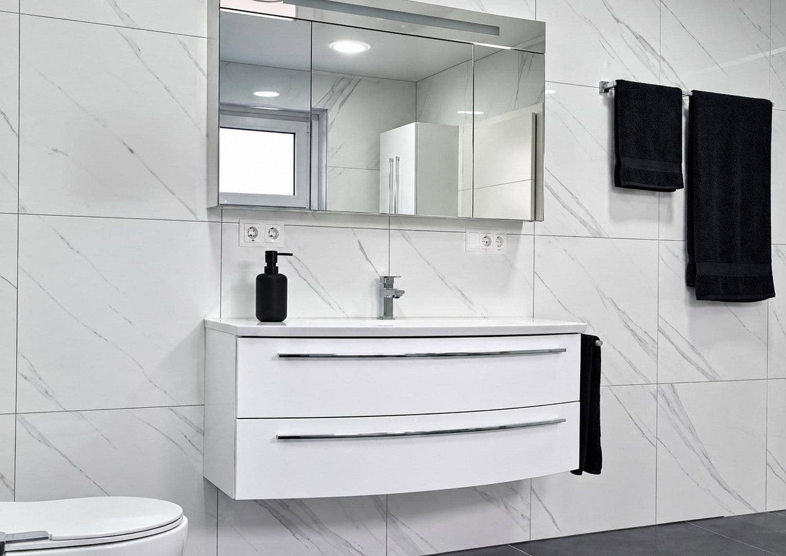 Predaj domu 250 m², pozemok 517 m², Bisingen, Bádensko-Wurttembersko Predaj domu 250 m², pozemok 517 m², Bisingen, Bádensko-Wurttembersko