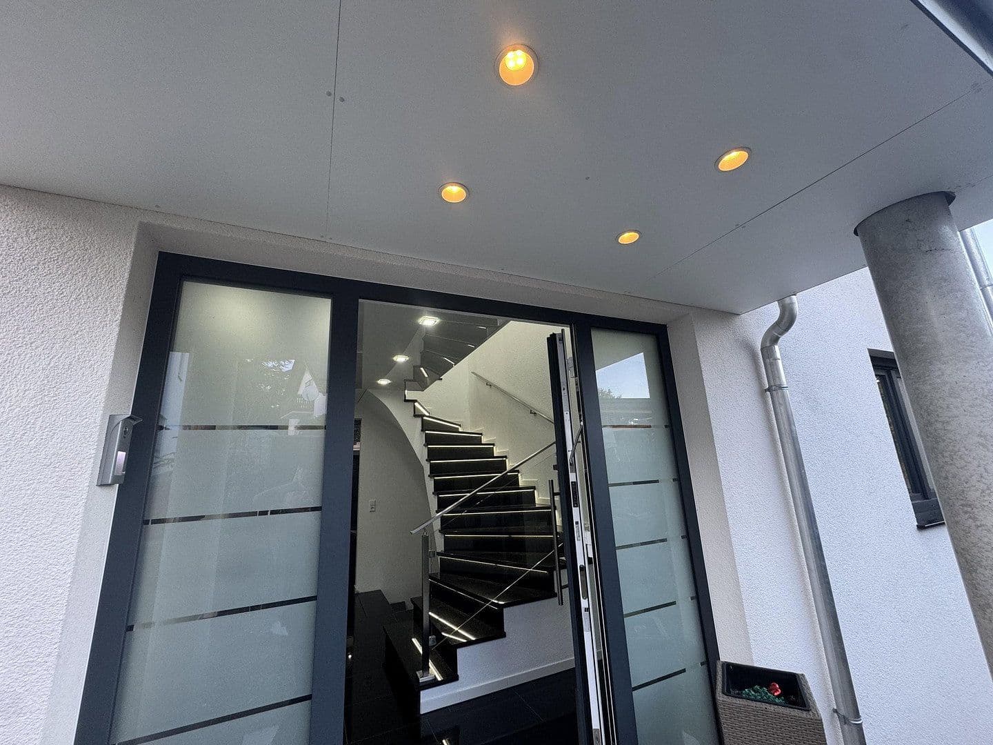 Predaj domu 250 m², pozemok 517 m², Bisingen, Bádensko-Wurttembersko Predaj domu 250 m², pozemok 517 m², Bisingen, Bádensko-Wurttembersko