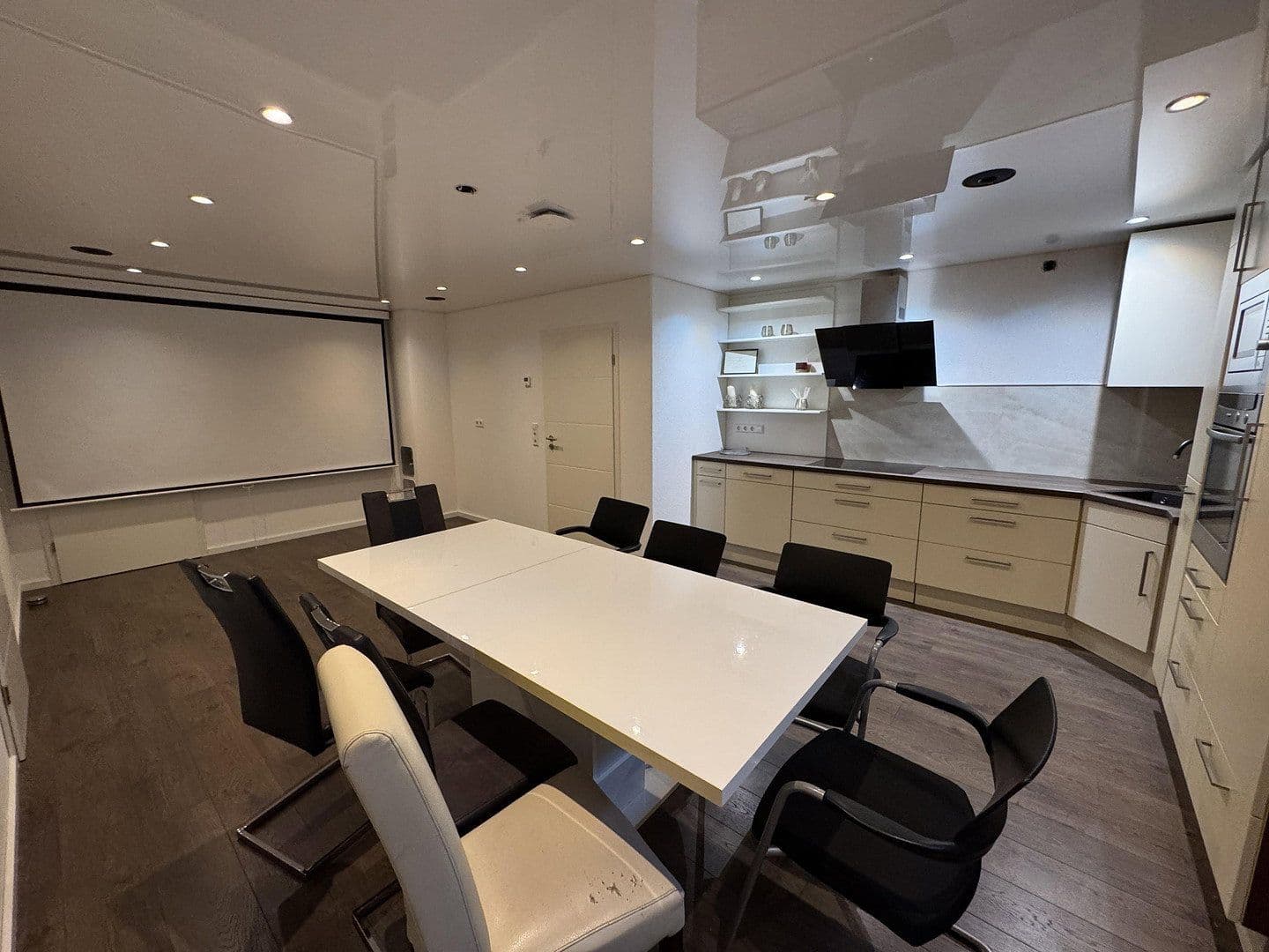Predaj domu 250 m², pozemok 517 m², Bisingen, Bádensko-Wurttembersko Predaj domu 250 m², pozemok 517 m², Bisingen, Bádensko-Wurttembersko
