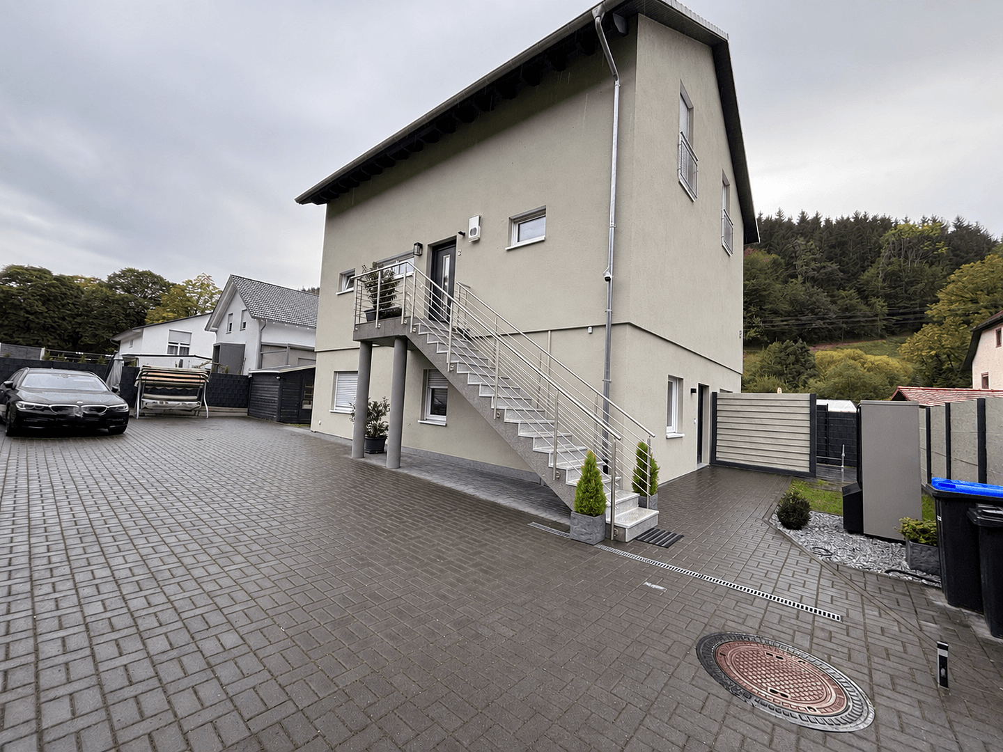 Predaj domu 248 m², pozemok 503 m², Elzach, Bádensko-Wurttembersko Predaj domu 248 m², pozemok 503 m², Elzach, Bádensko-Wurttembersko