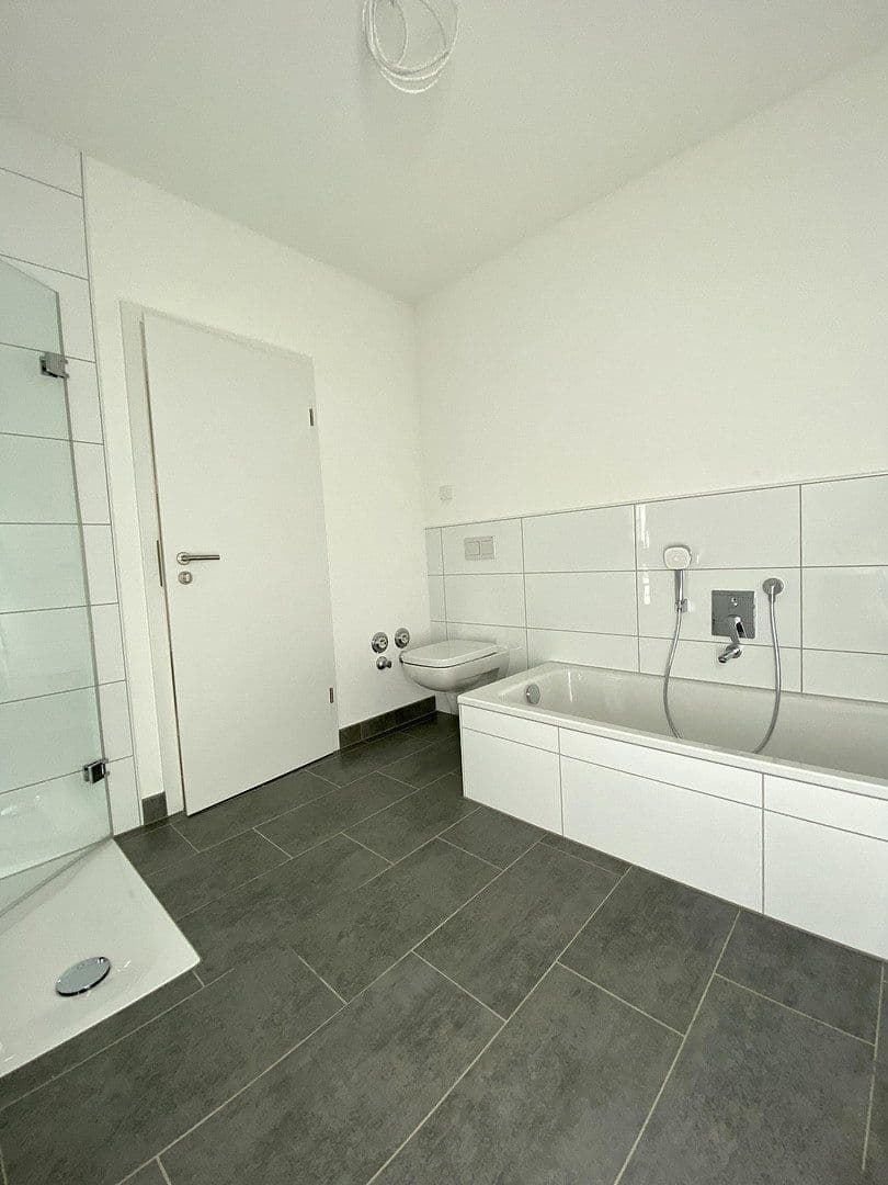 Prenájom bytu 4-izbový 120 m², Wiesengrund 29A, Elmenhorst, Šlezvicko-Holštajnsko Prenájom bytu 4-izbový 120 m², Wiesengrund 29A, Elmenhorst, Šlezvicko-Holštajnsko