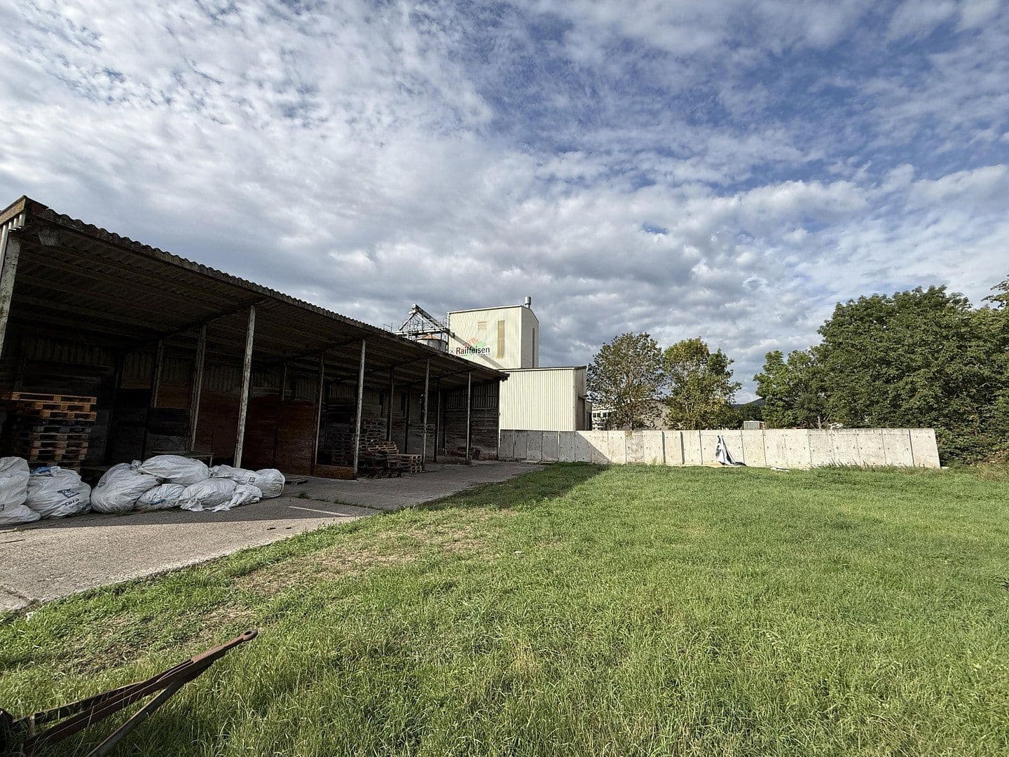 Predaj nebytového priestoru 9.768 m², Bahnhofstraße 29, Edertal, Hesensko Predaj nebytového priestoru 9.768 m², Bahnhofstraße 29, Edertal, Hesensko