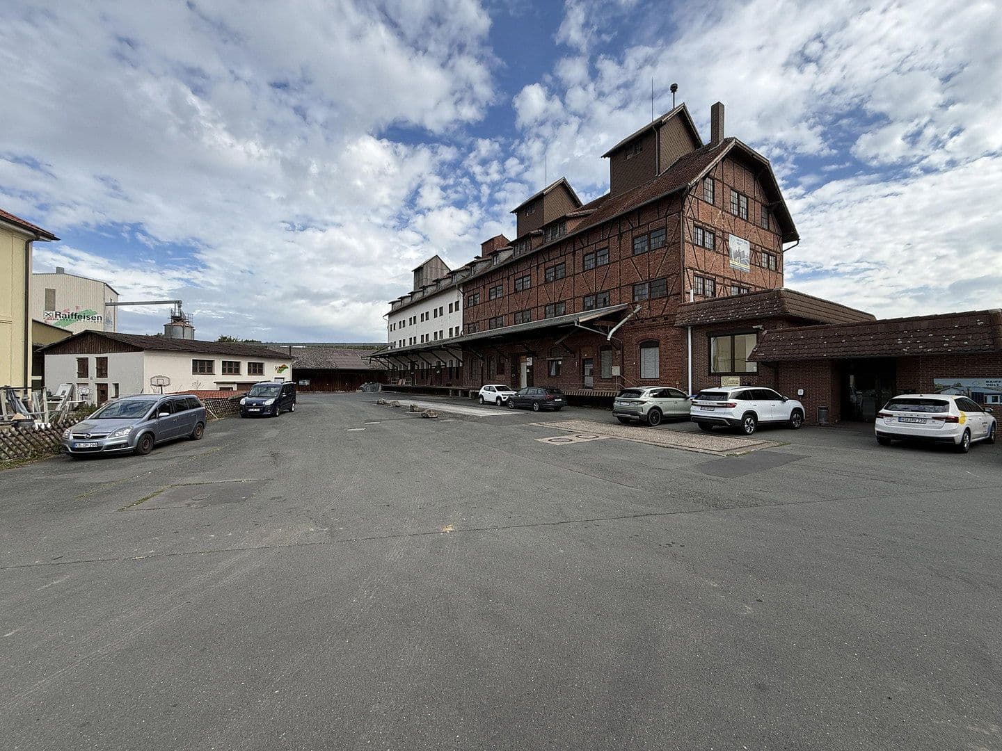 Predaj nebytového priestoru 9.768 m², Bahnhofstraße 29, Edertal, Hesensko Predaj nebytového priestoru 9.768 m², Bahnhofstraße 29, Edertal, Hesensko
