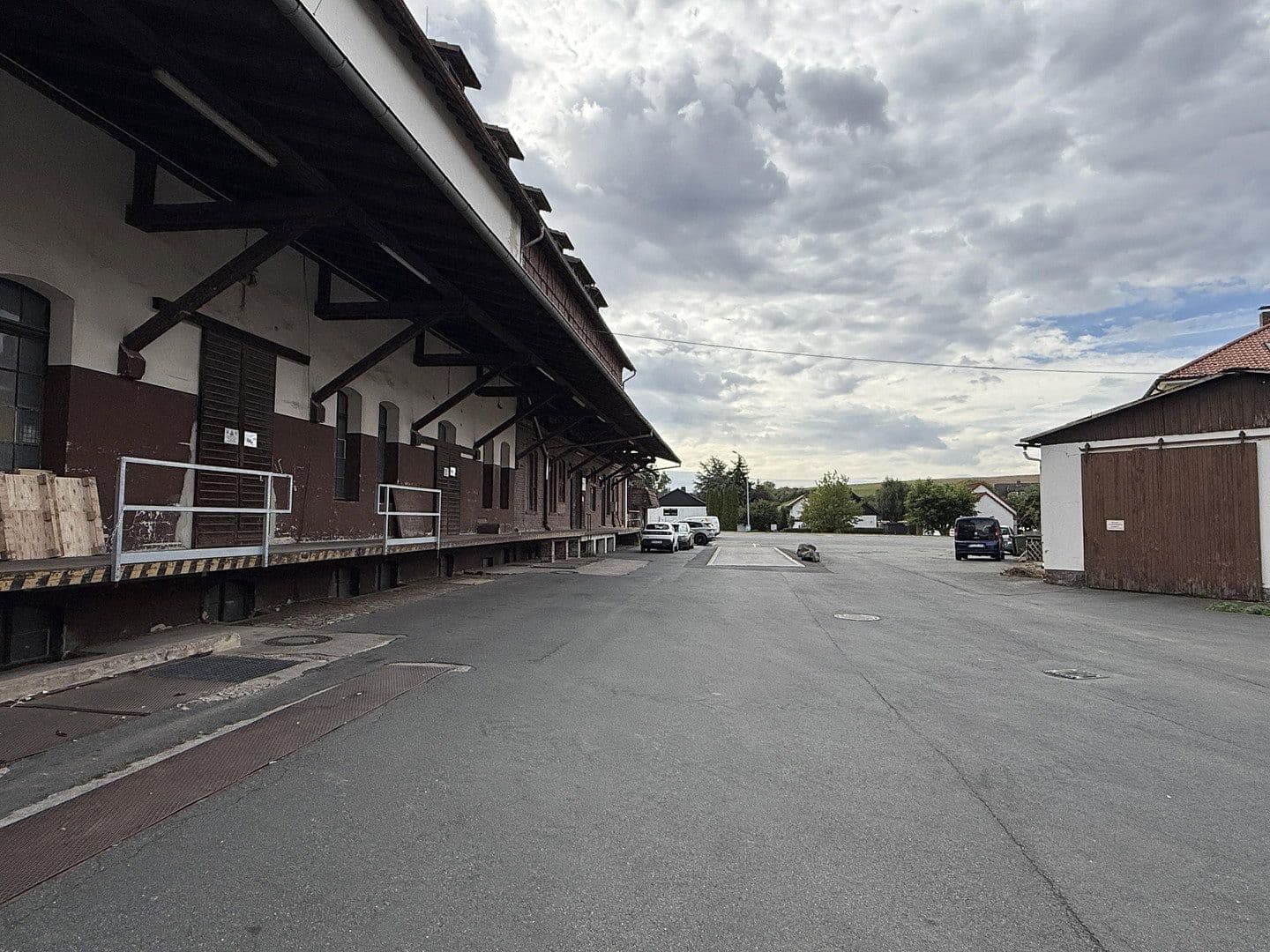 Predaj nebytového priestoru 9.768 m², Bahnhofstraße 29, Edertal, Hesensko Predaj nebytového priestoru 9.768 m², Bahnhofstraße 29, Edertal, Hesensko