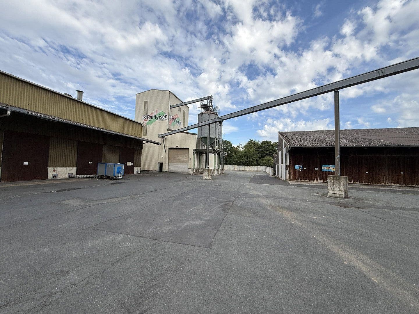 Predaj nebytového priestoru 9.768 m², Bahnhofstraße 29, Edertal, Hesensko Predaj nebytového priestoru 9.768 m², Bahnhofstraße 29, Edertal, Hesensko