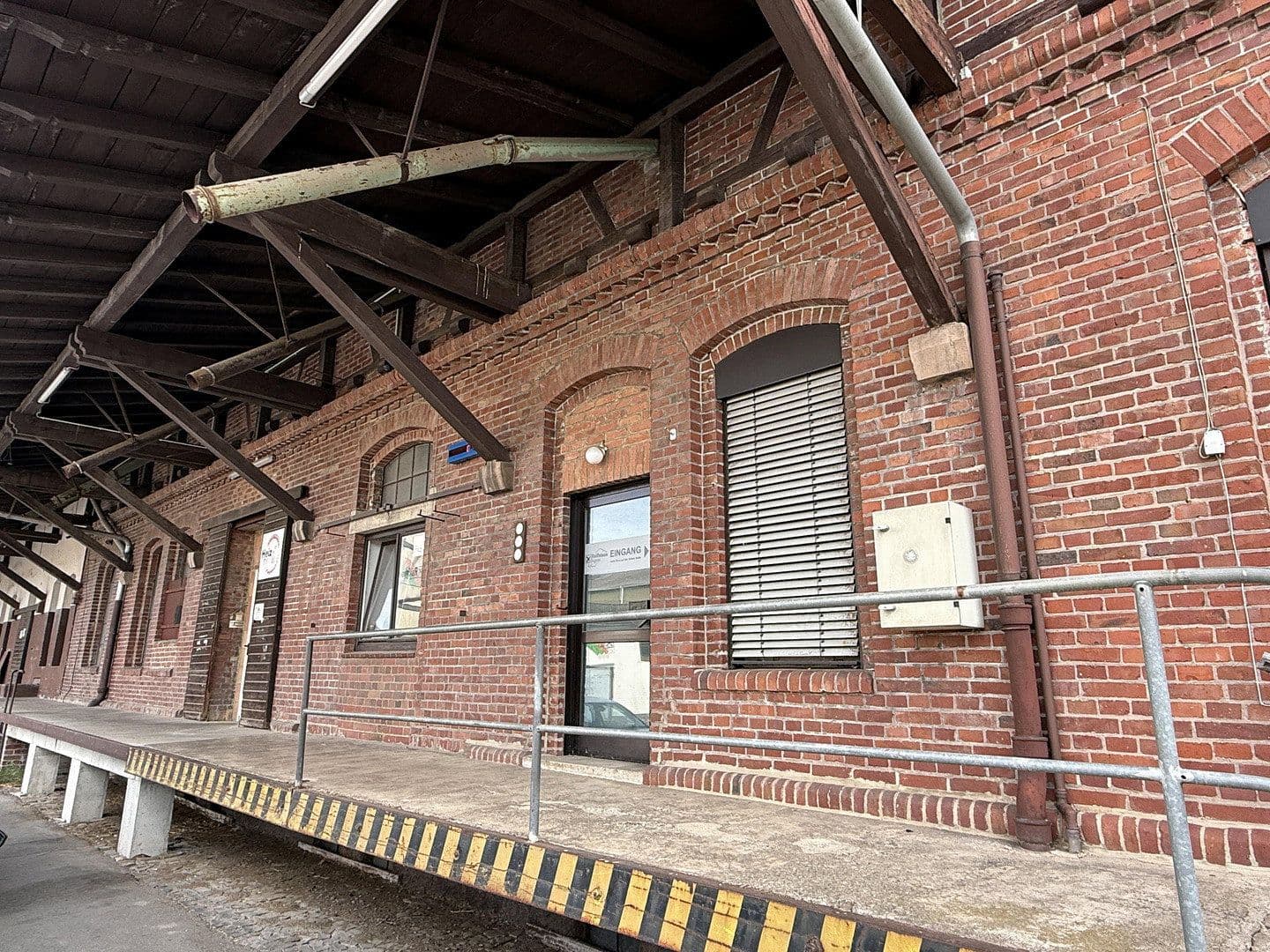 Predaj nebytového priestoru 9.768 m², Bahnhofstraße 29, Edertal, Hesensko Predaj nebytového priestoru 9.768 m², Bahnhofstraße 29, Edertal, Hesensko