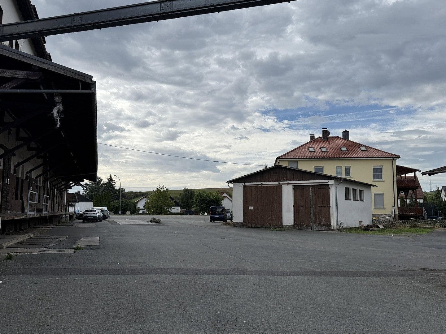 Predaj nebytového priestoru 9.768 m², Bahnhofstraße 29, Edertal, Hesensko Predaj nebytového priestoru 9.768 m², Bahnhofstraße 29, Edertal, Hesensko