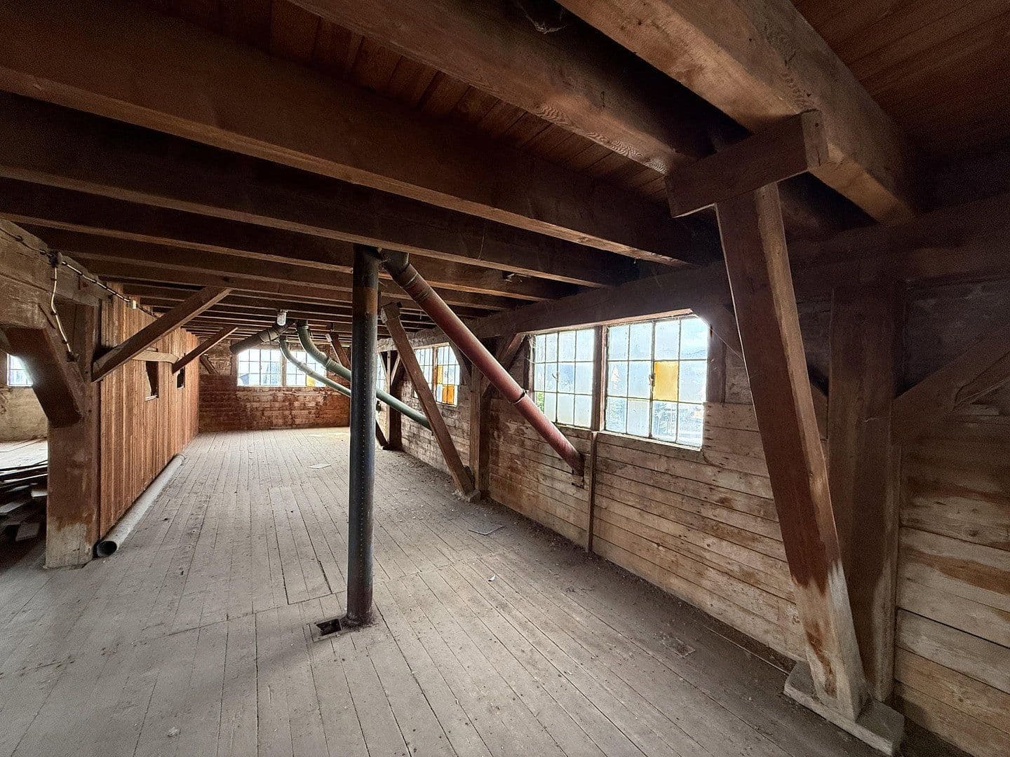 Predaj nebytového priestoru 9.768 m², Bahnhofstraße 29, Edertal, Hesensko Predaj nebytového priestoru 9.768 m², Bahnhofstraße 29, Edertal, Hesensko