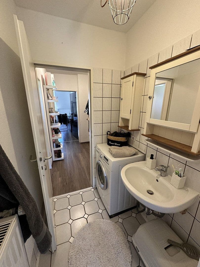 Prenájom bytu 2-izbový 40 m², Melbeckstr. 18, Solingen, Severné Porýnie - Westfálsko Prenájom bytu 2-izbový 40 m², Melbeckstr. 18, Solingen, Severné Porýnie - Westfálsko