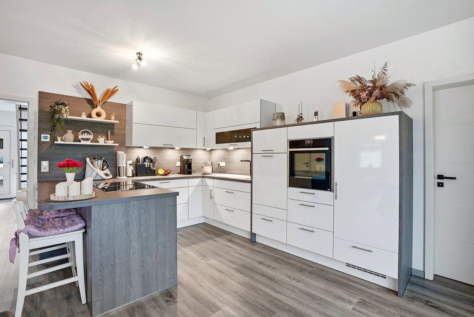 Predaj domu 193 m², pozemok 2.100 m², Westerholt, Dolné Sasko Predaj domu 193 m², pozemok 2.100 m², Westerholt, Dolné Sasko