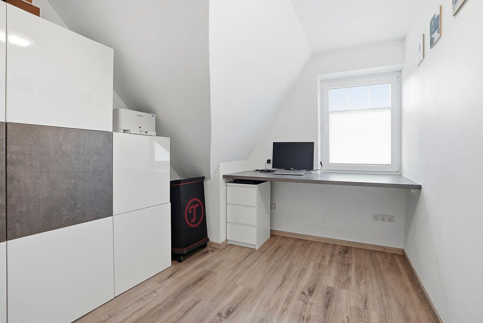 Predaj domu 193 m², pozemok 2.100 m², Westerholt, Dolné Sasko Predaj domu 193 m², pozemok 2.100 m², Westerholt, Dolné Sasko