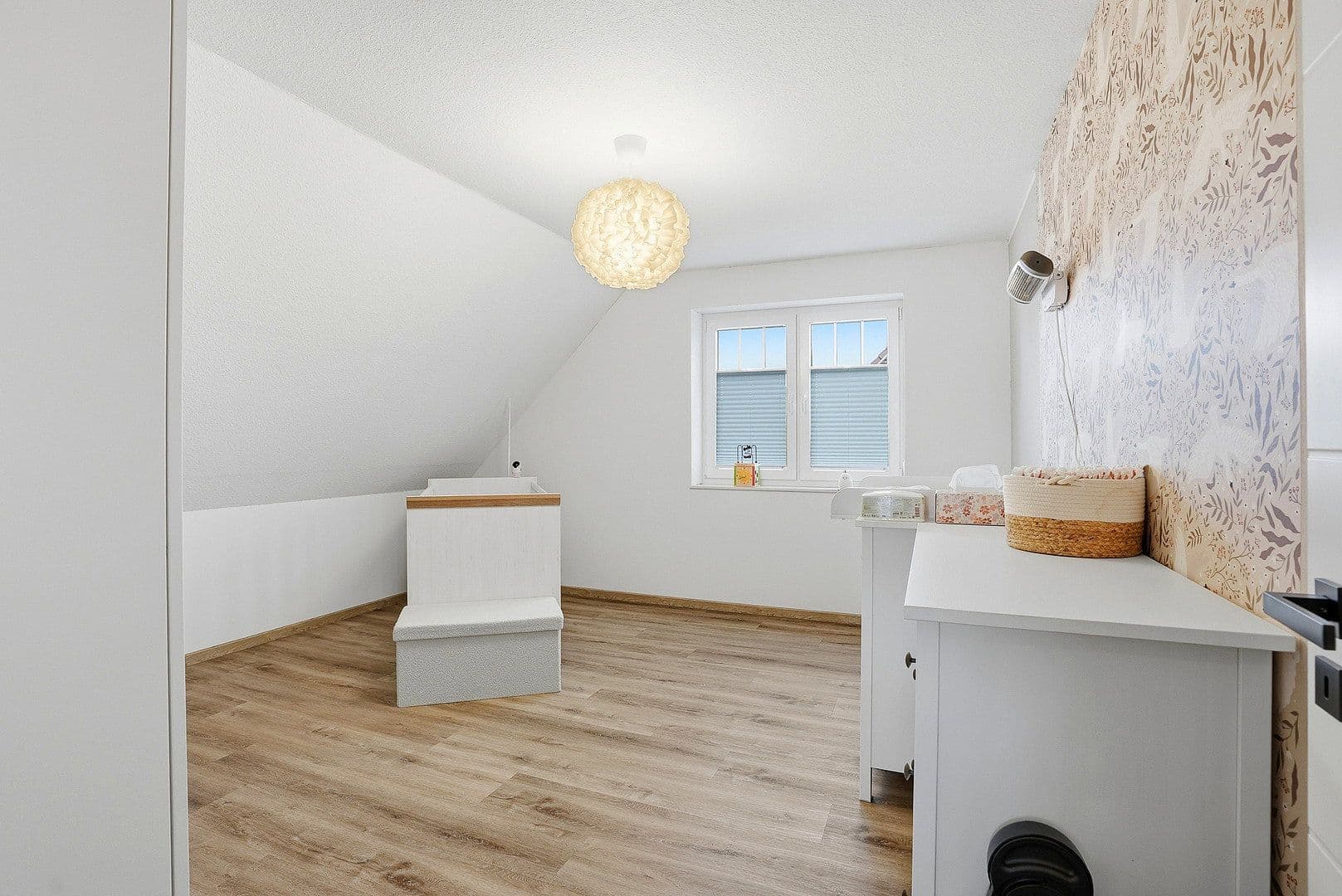 Predaj domu 193 m², pozemok 2.100 m², Westerholt, Dolné Sasko Predaj domu 193 m², pozemok 2.100 m², Westerholt, Dolné Sasko
