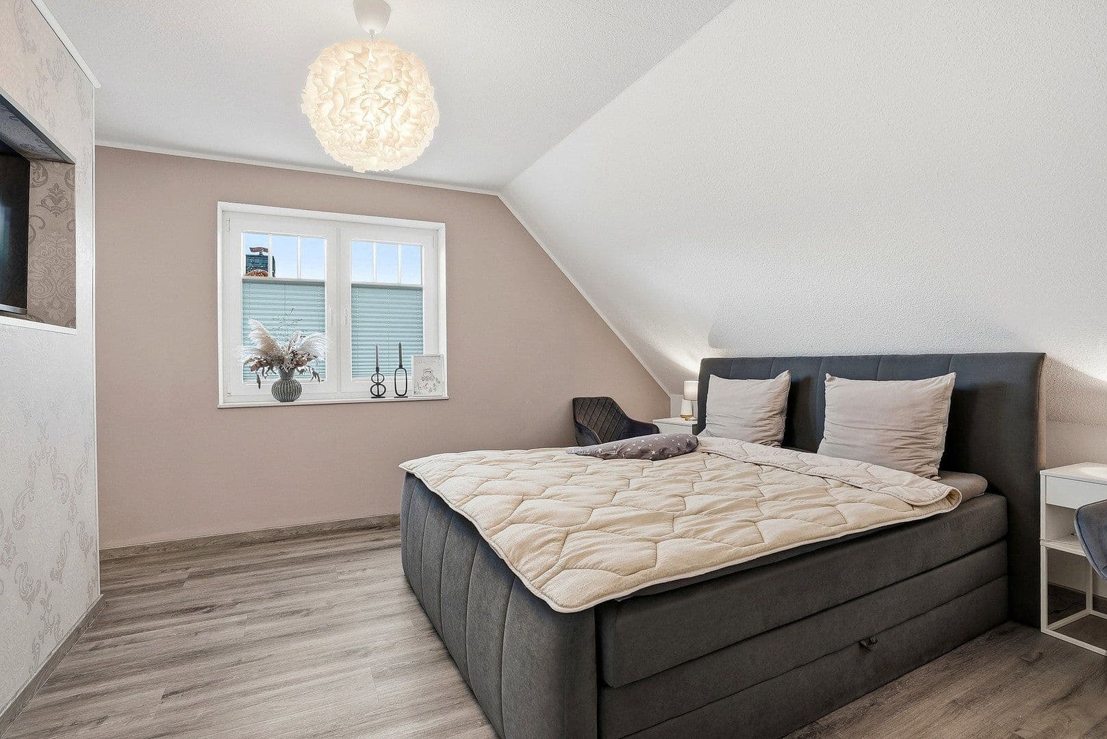 Predaj domu 193 m², pozemok 2.100 m², Westerholt, Dolné Sasko Predaj domu 193 m², pozemok 2.100 m², Westerholt, Dolné Sasko