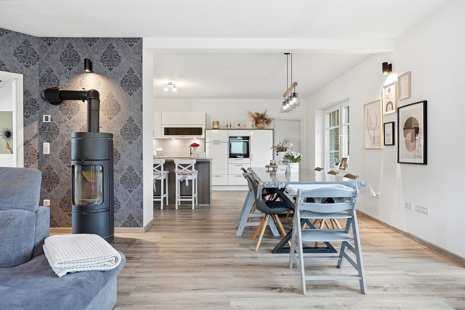 Predaj domu 193 m², pozemok 2.100 m², Westerholt, Dolné Sasko Predaj domu 193 m², pozemok 2.100 m², Westerholt, Dolné Sasko