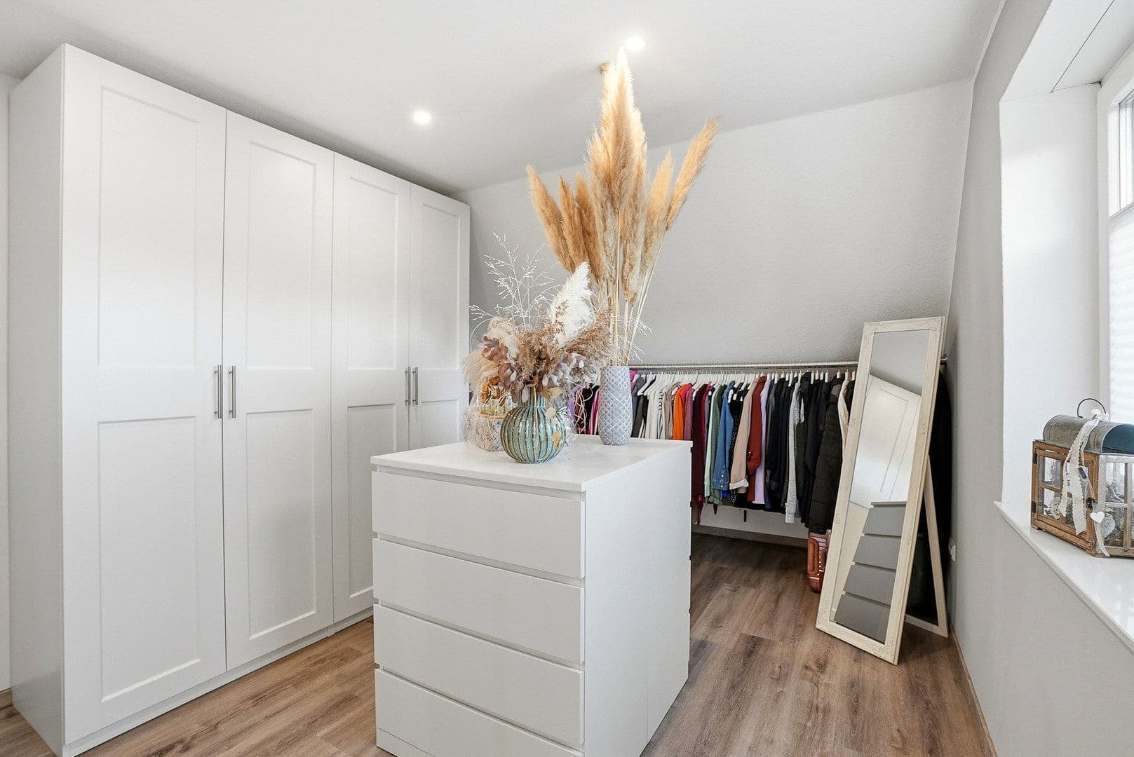 Predaj domu 193 m², pozemok 2.100 m², Westerholt, Dolné Sasko Predaj domu 193 m², pozemok 2.100 m², Westerholt, Dolné Sasko