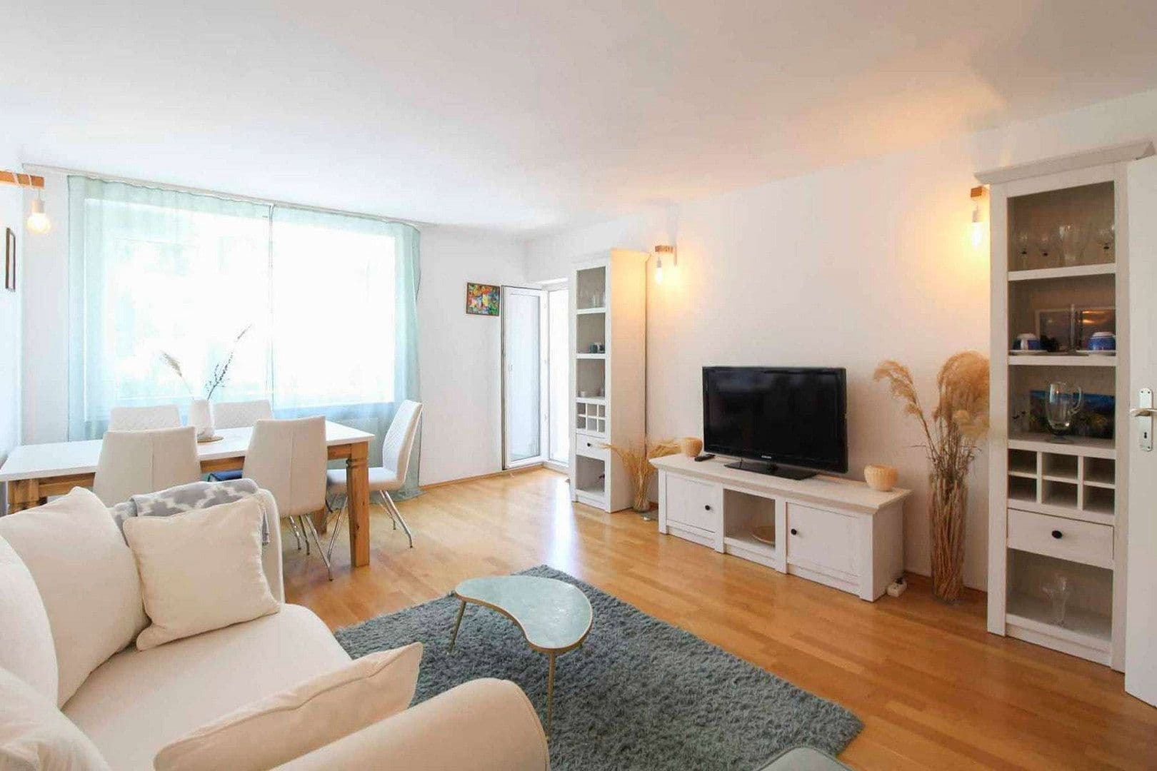 Prenájom bytu 3-izbový 74 m², München, Bavorsko Prenájom bytu 3-izbový 74 m², München, Bavorsko