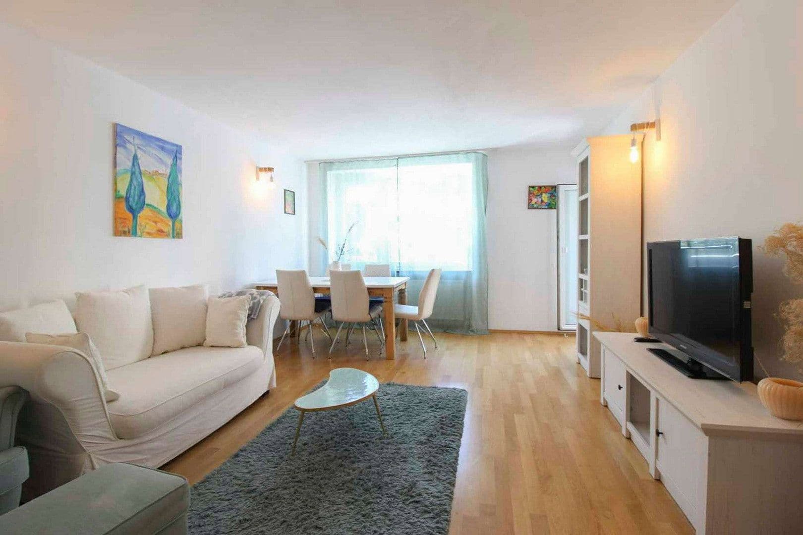 Prenájom bytu 3-izbový 74 m², München, Bavorsko Prenájom bytu 3-izbový 74 m², München, Bavorsko